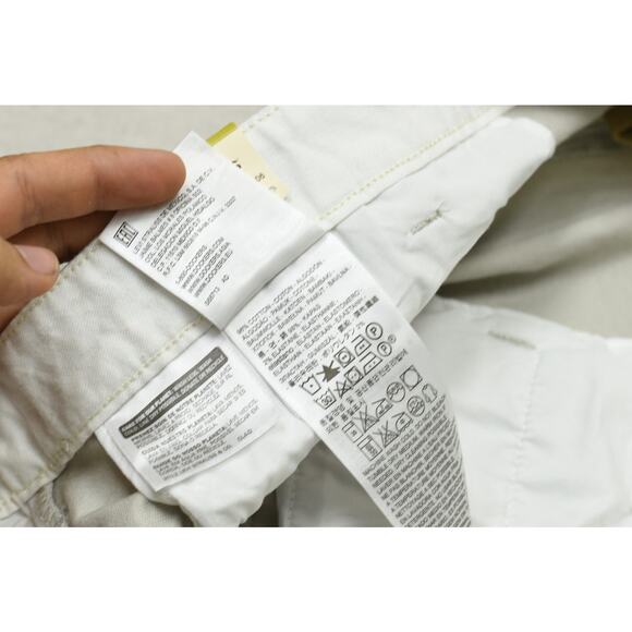 NEW Dockers Men's Perfect Short Classic Fit Stretch Khaki Shorts Size 44 - Picture 2 of 8